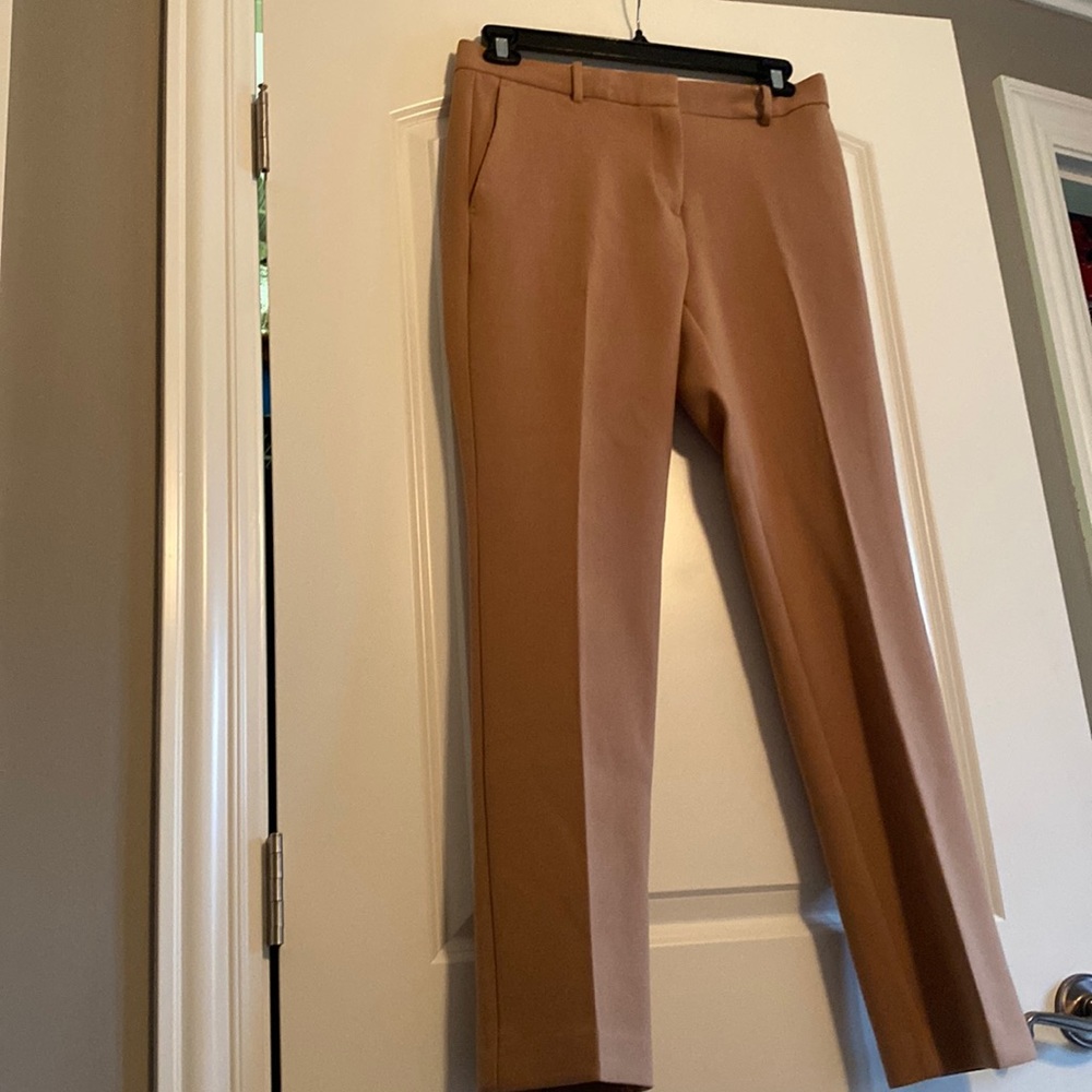 Brand new with tags! Size 8 Ann Taylor women’s pants for Spring!